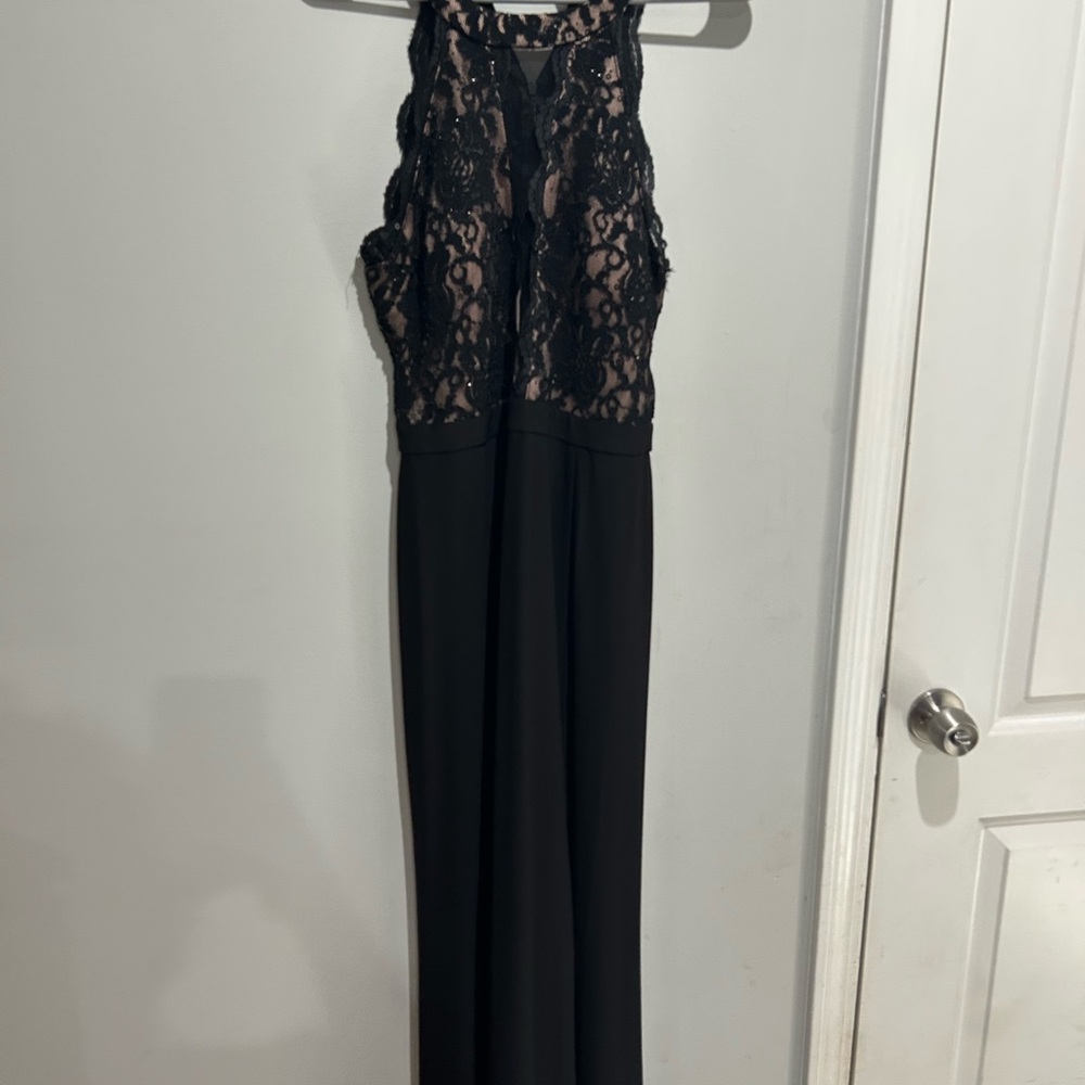 Elegant Black Lace Evening Dress